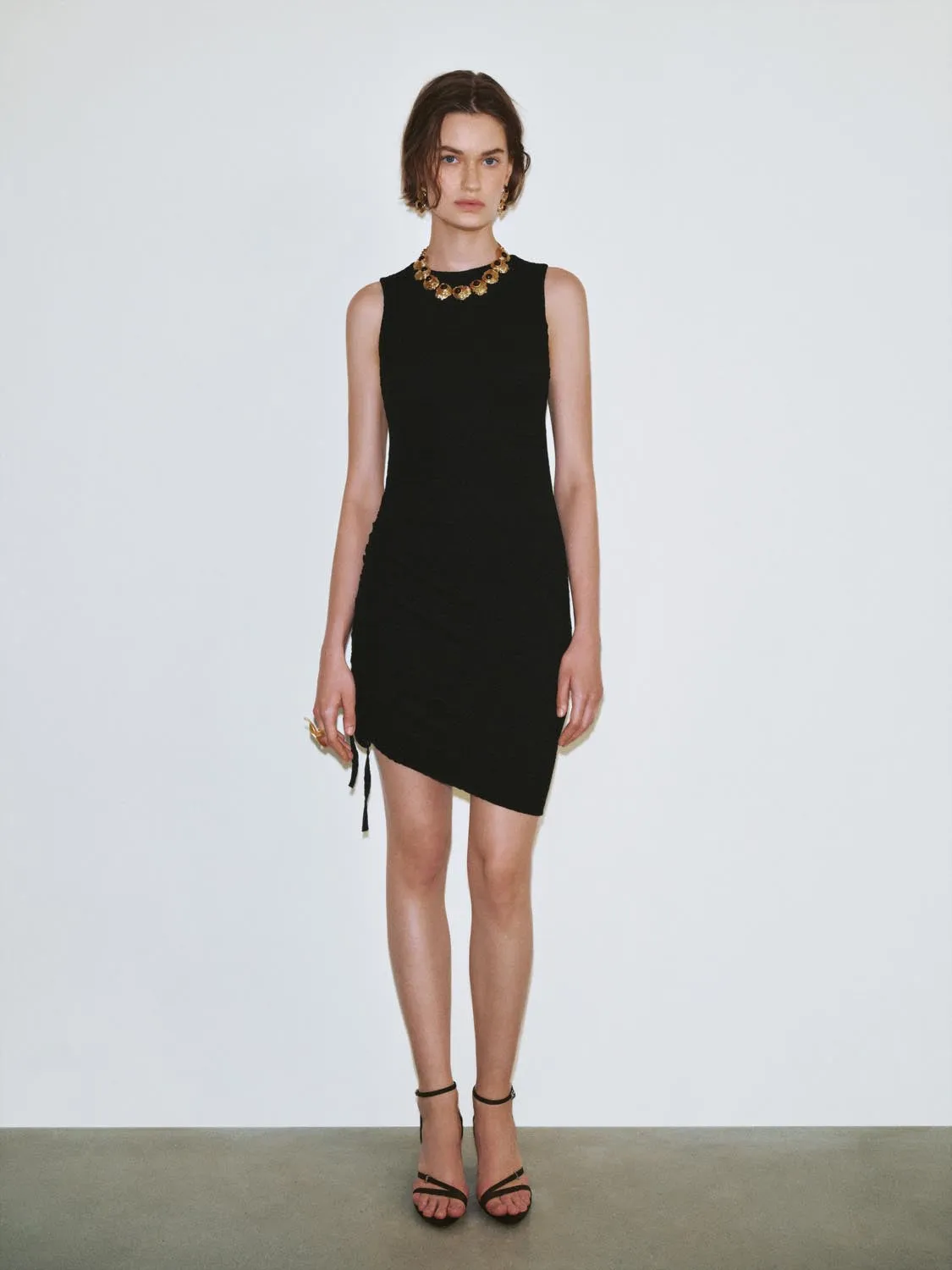 Sleeveless Skinny-Fit Mini Dresses sold by Urban Revivo product image thumbnail 4