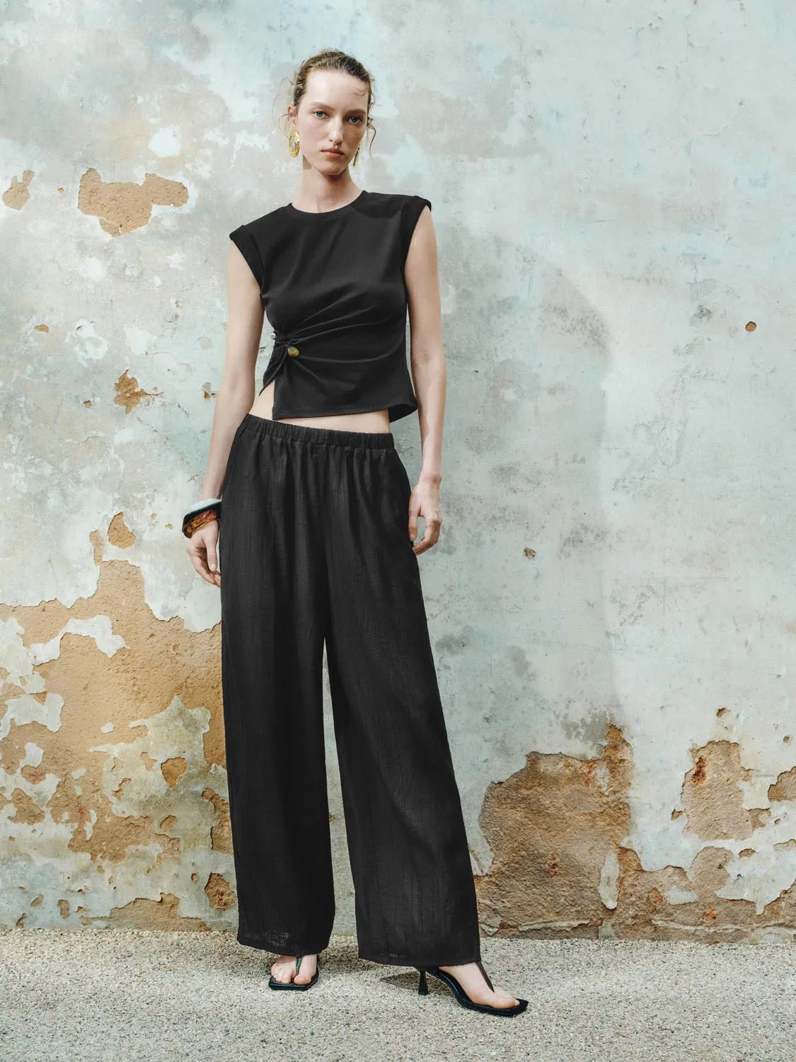 Short Sleeve T-Shirts sold by Urban Revivo product image thumbnail 4