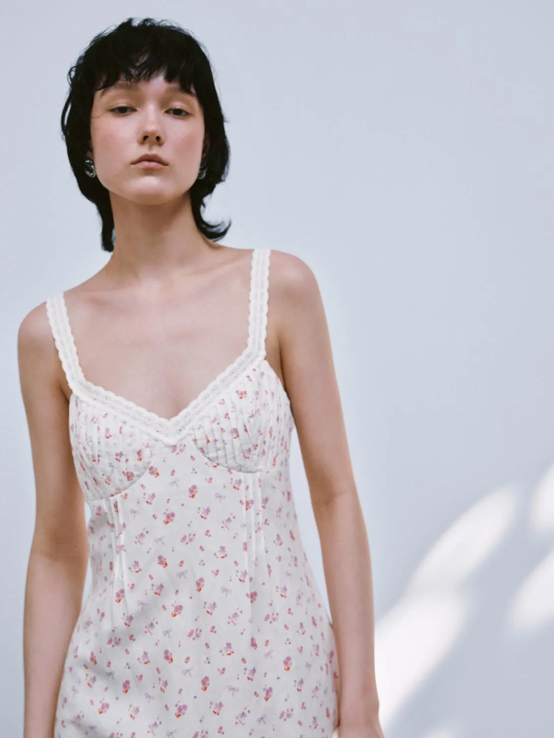 Floral Print Sleeveless Mini Dresses sold by Urban Revivo product image thumbnail 3