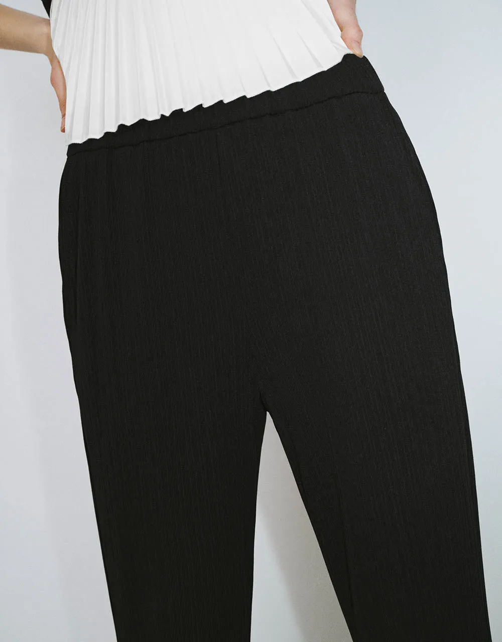 Elastic Waist Knitted Straight Pants sold by Urban Revivo product image thumbnail 5