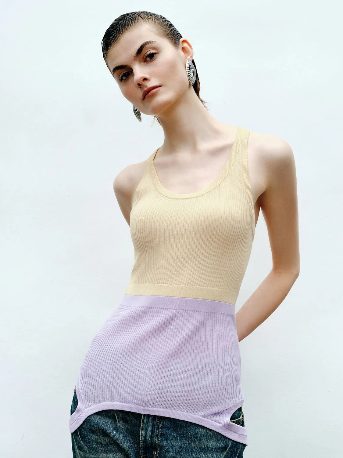 Sleeveless Knitted T-Shirts sold by Urban Revivo product image thumbnail 3