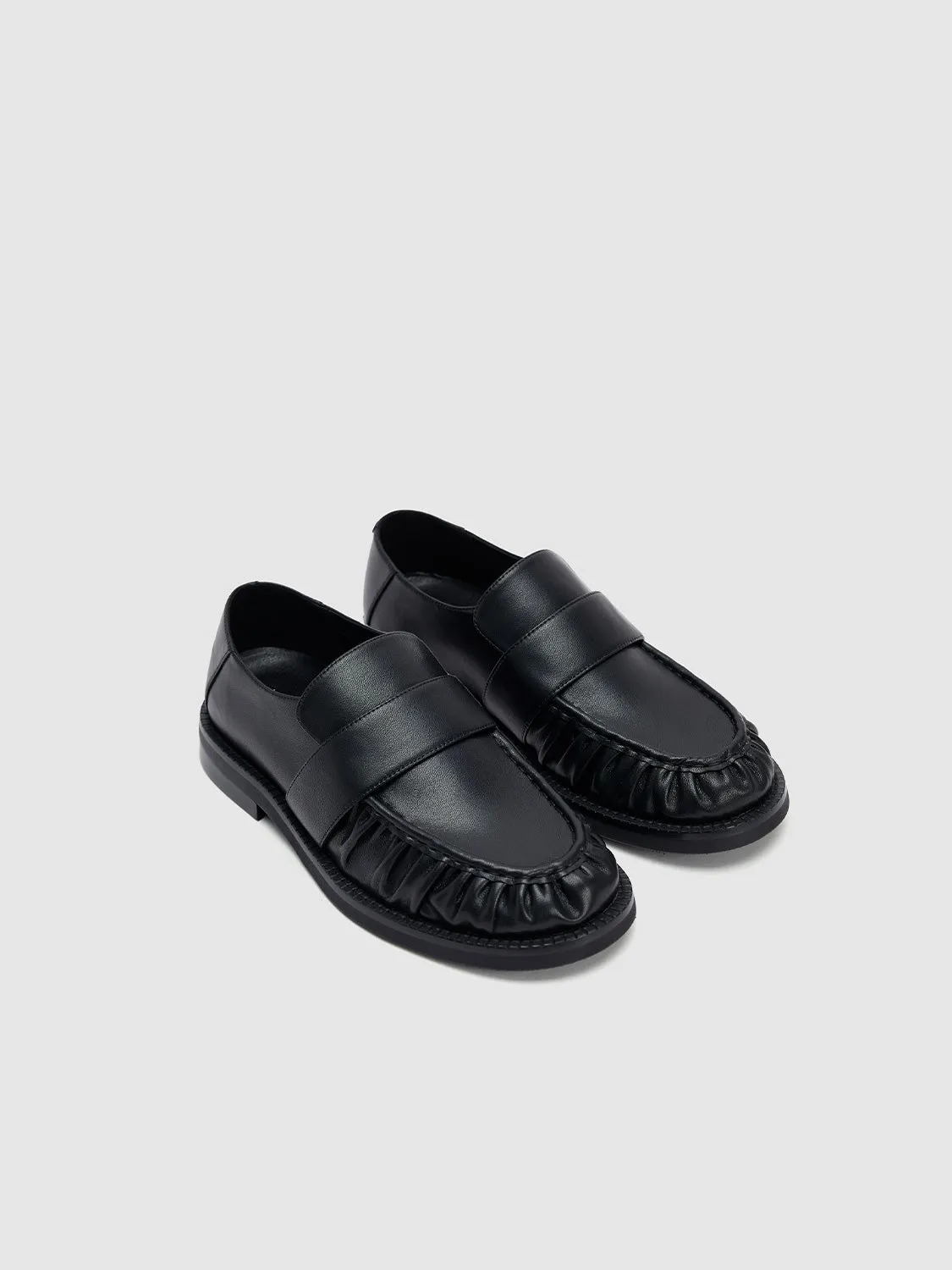 Pumps sold by Urban Revivo
