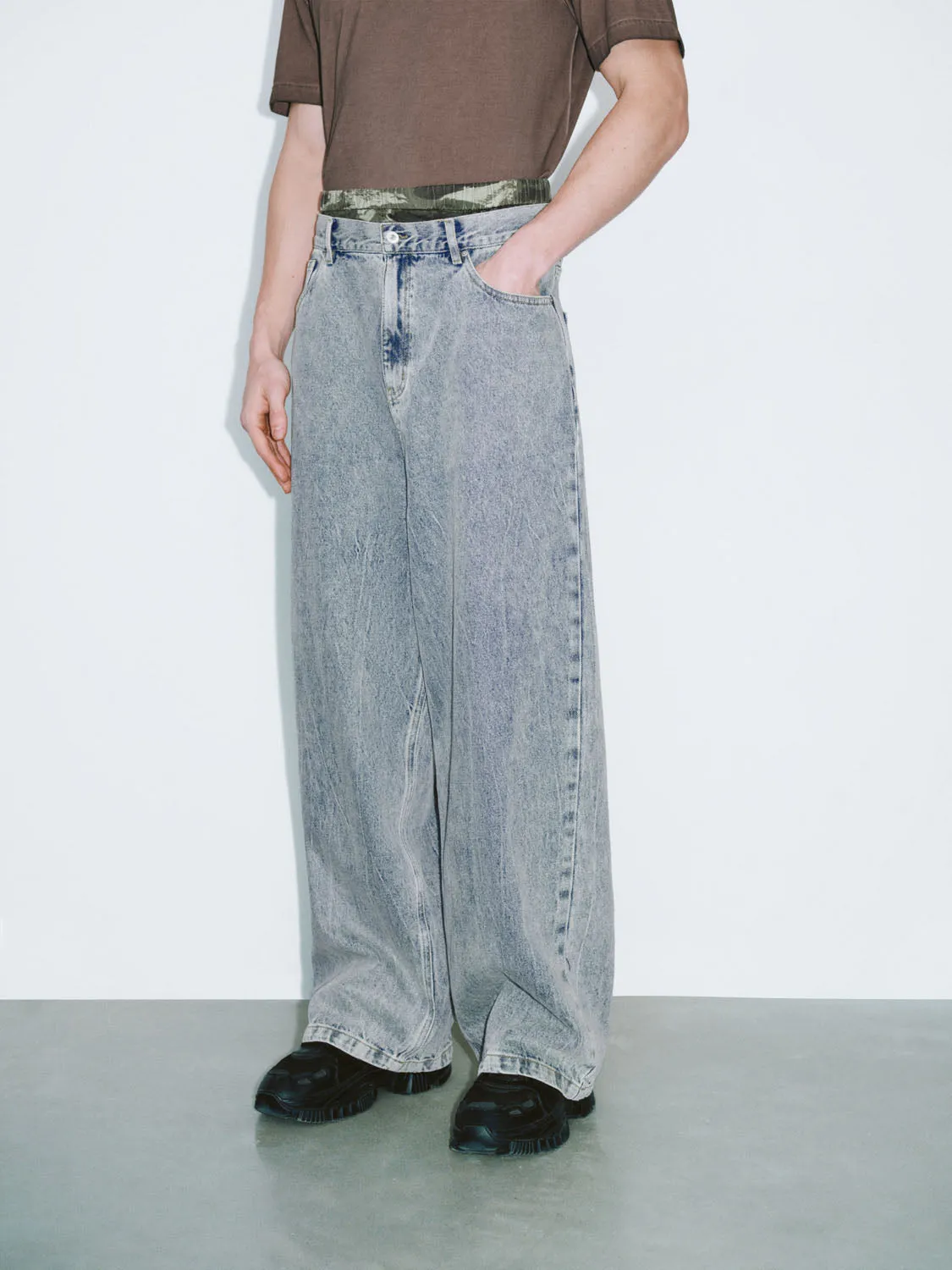 Oversized Denim Jeans sold by Urban Revivo product image thumbnail 2