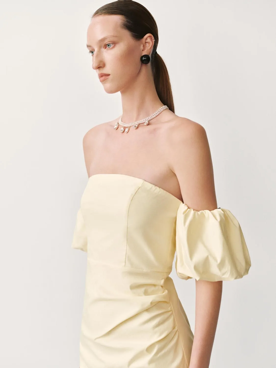 Off Shoulder Straight Dresses sold by Urban Revivo product image thumbnail 5