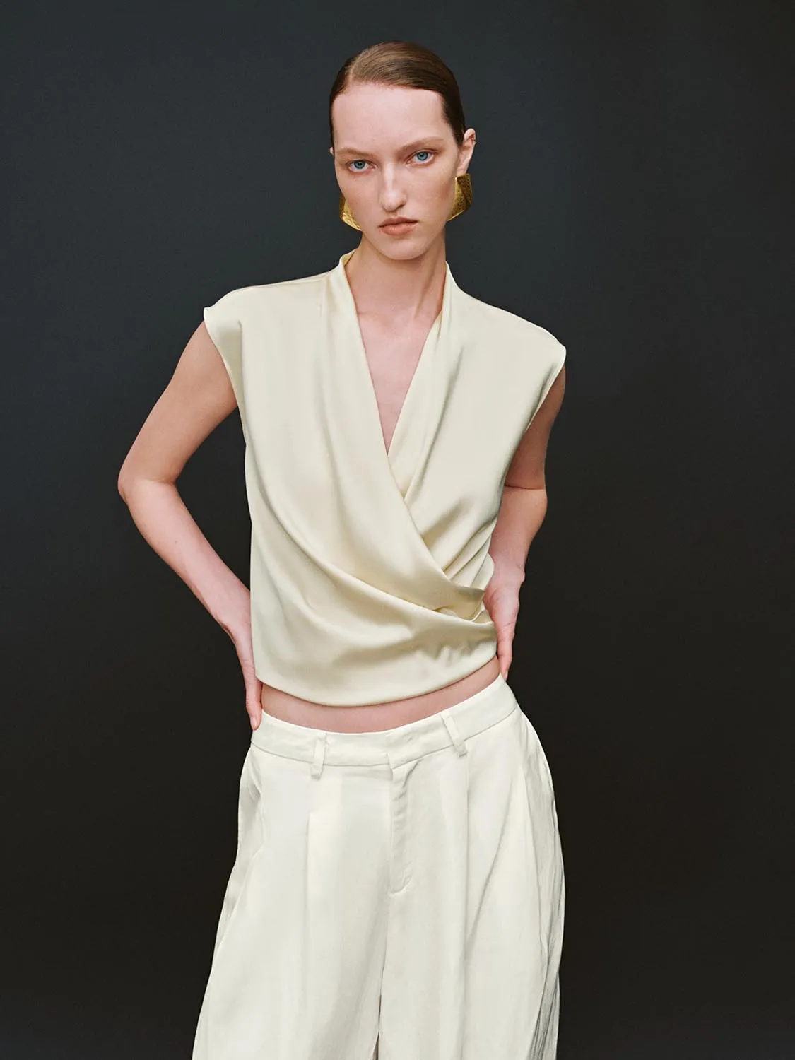 Crossover Overhead Sleeveless Shirts sold by Urban Revivo product image thumbnail 5