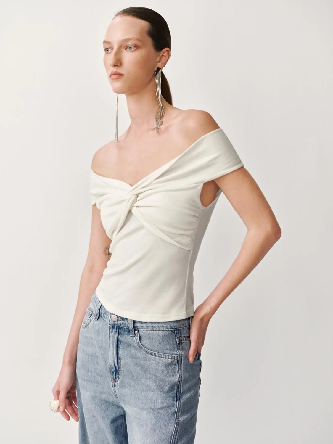 Twisted Front T-Shirts sold by Urban Revivo product image thumbnail 2