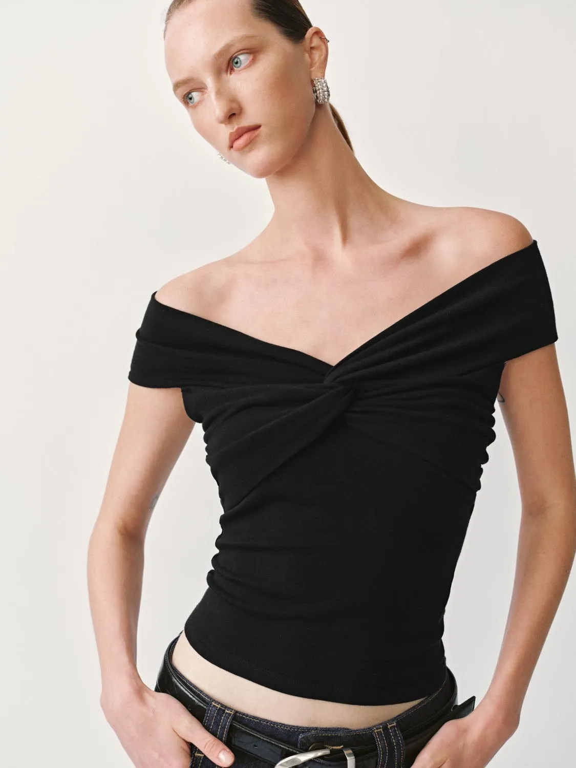 One Shoulder T-Shirts sold by Urban Revivo product image thumbnail 3