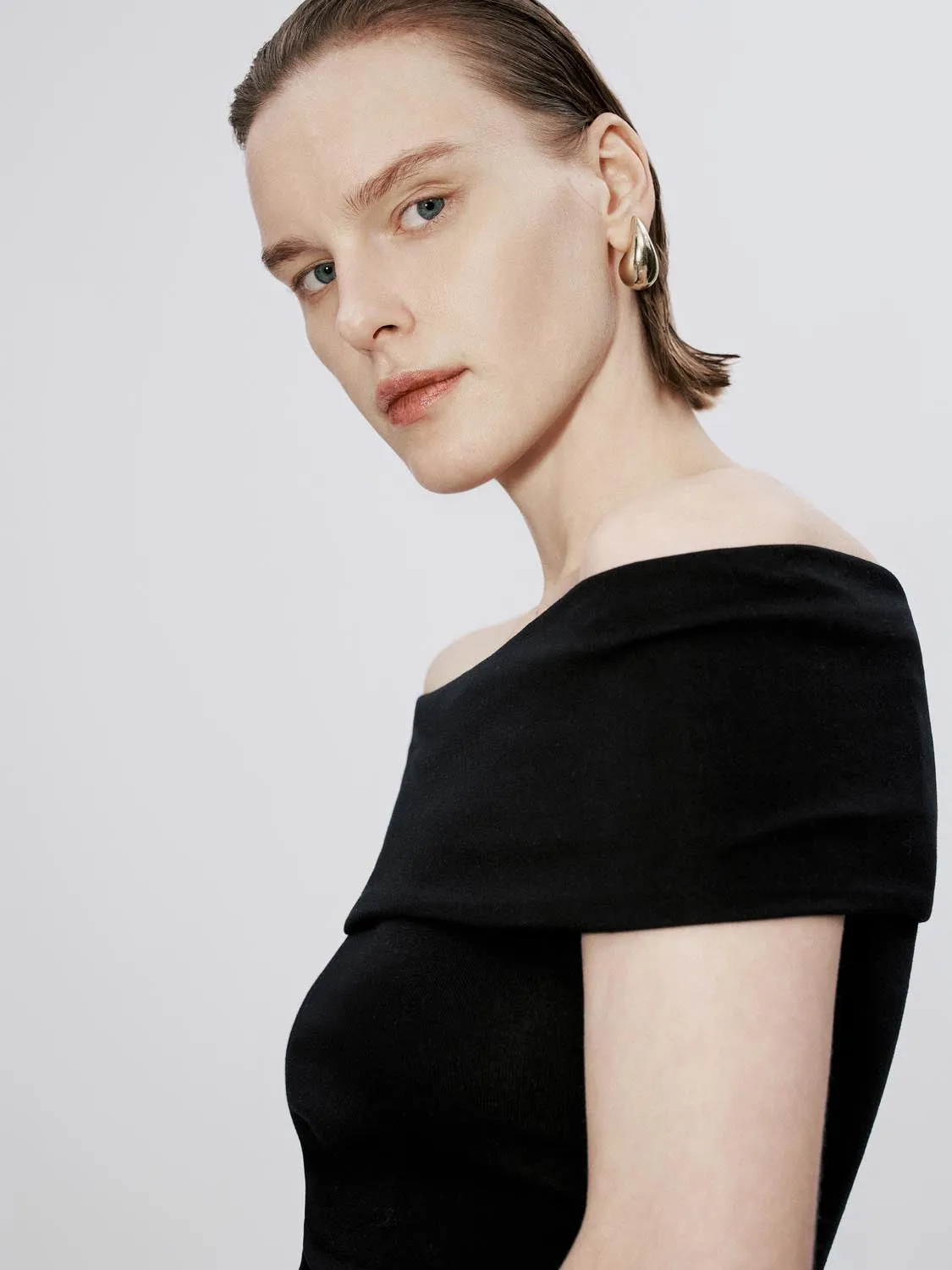 Off Shoulder Skinny Tops sold by Urban Revivo product image thumbnail 3