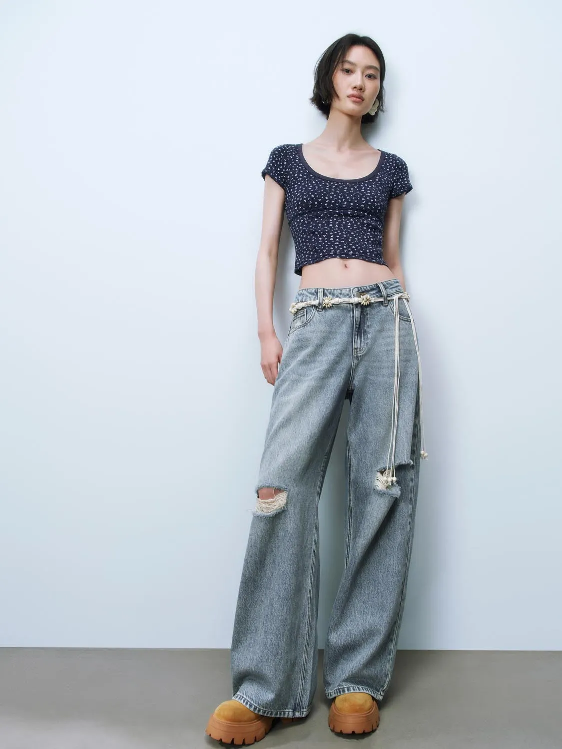 Cropped Short Sleeve T-Shirts sold by Urban Revivo product image thumbnail 5