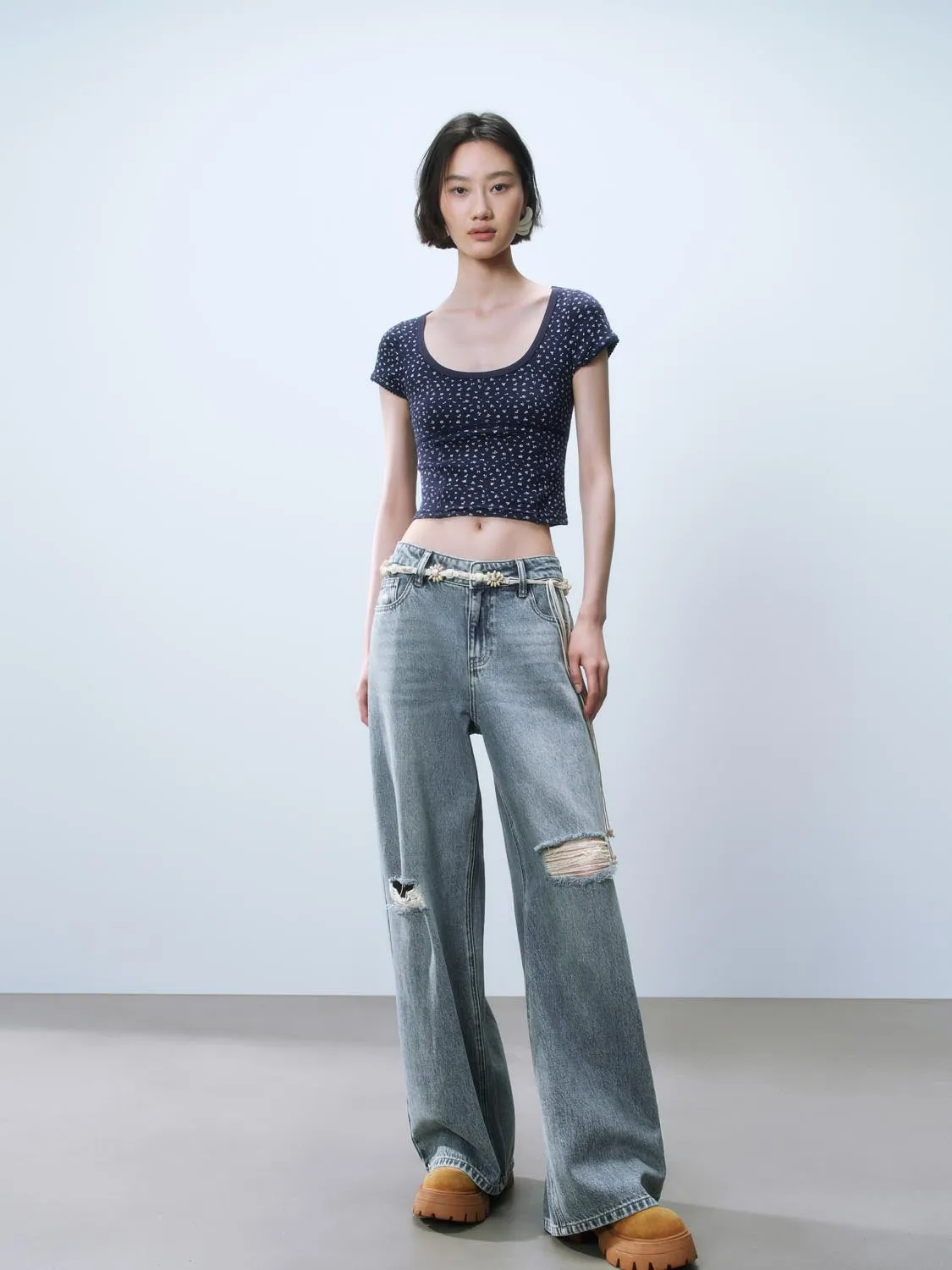 Cropped Short Sleeve T-Shirts sold by Urban Revivo product image thumbnail 4