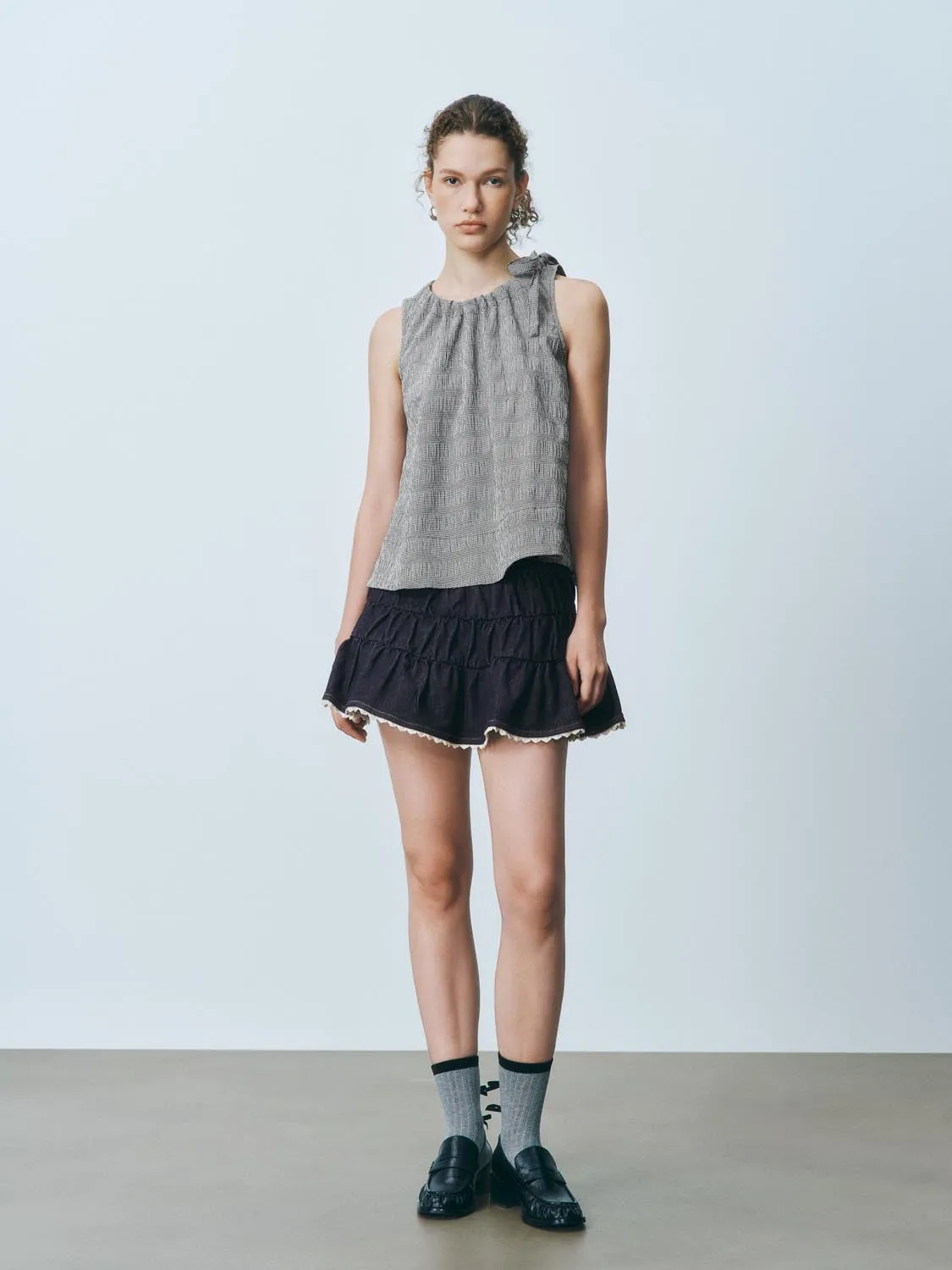 Checkered Sleeveless Overhead Shirt sold by Urban Revivo product image thumbnail 4