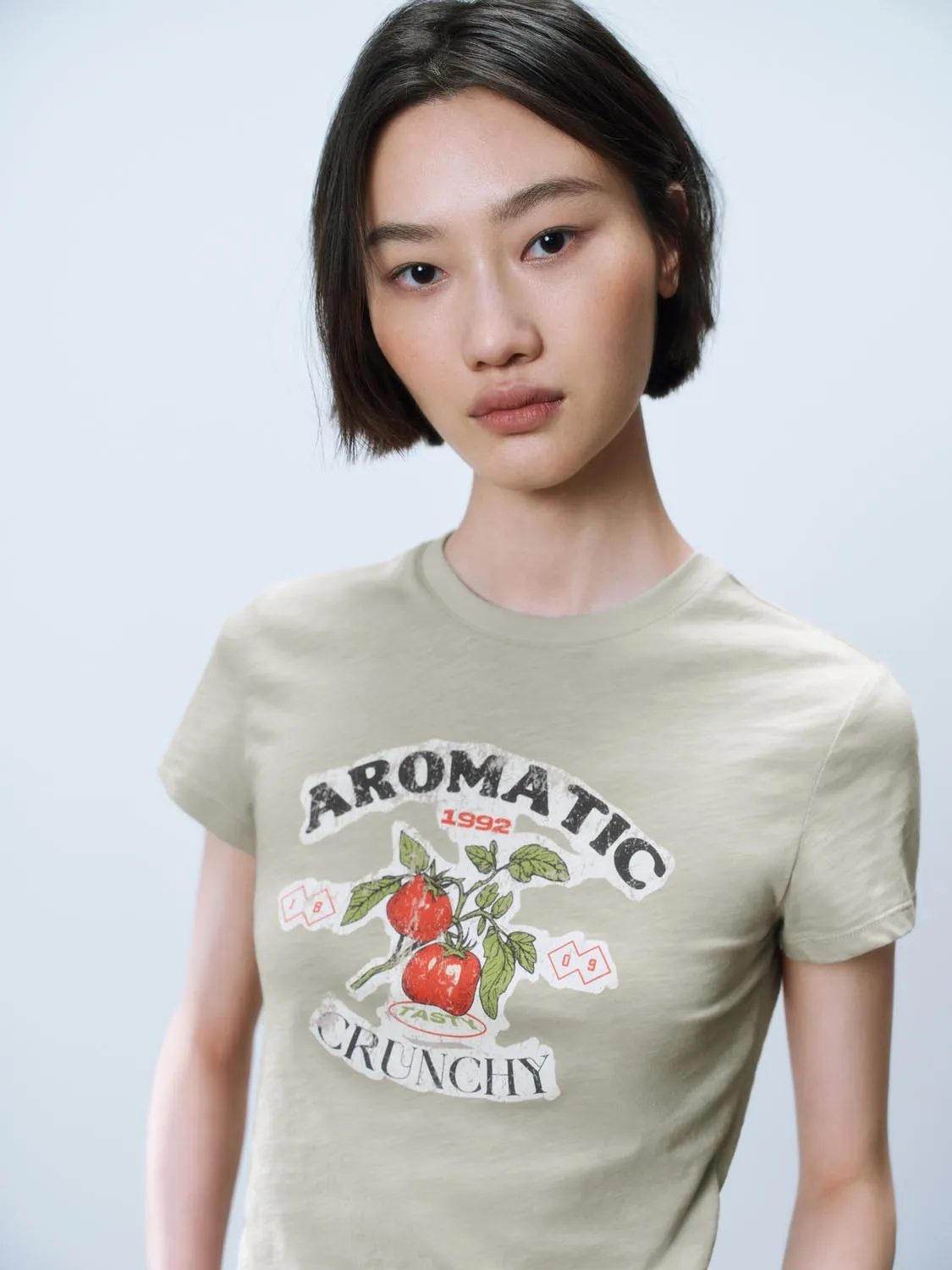 Cropped Short Sleeve T-Shirts sold by Urban Revivo product image thumbnail 3