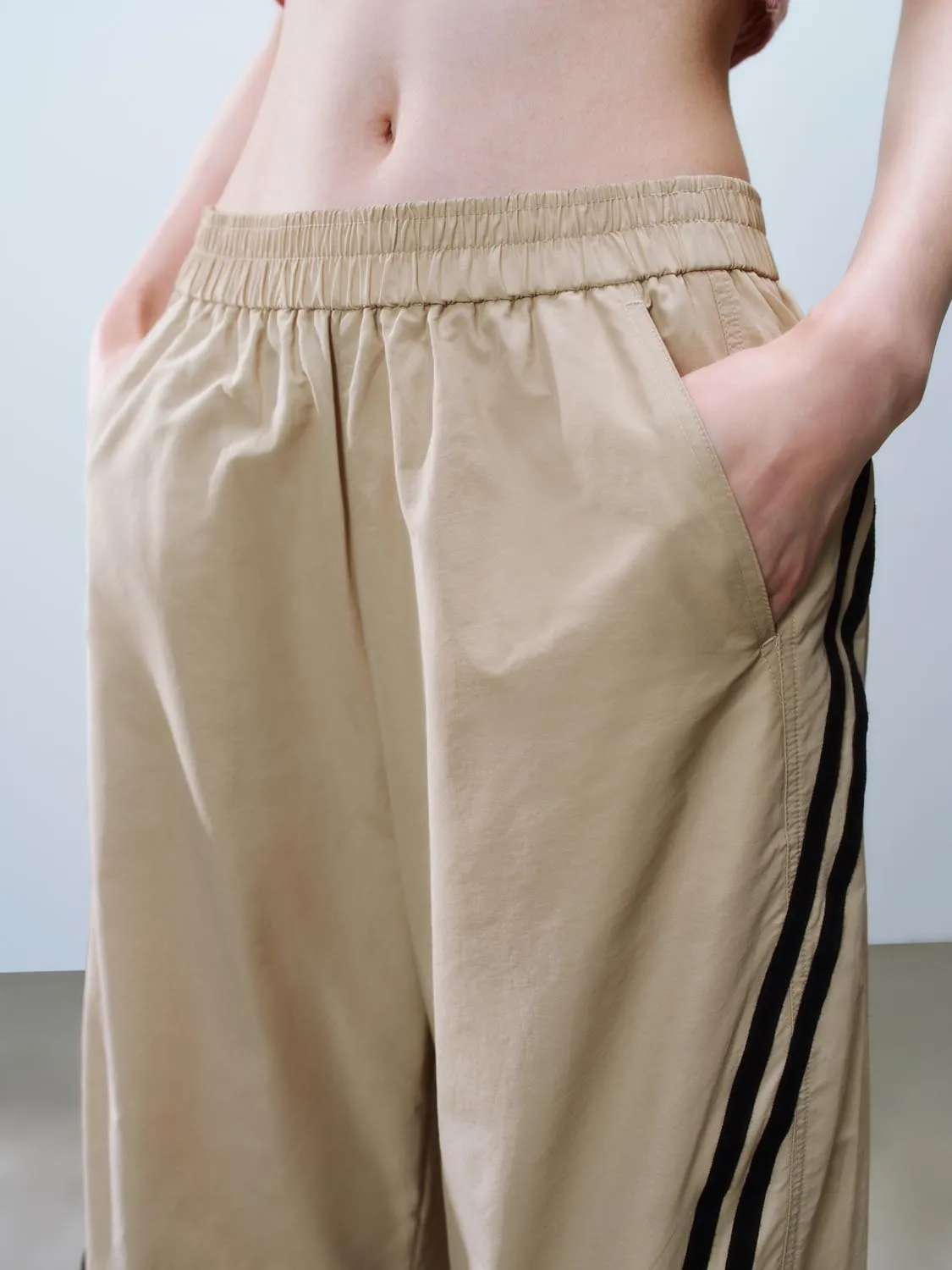 Contrast Trim Trousers sold by Urban Revivo product image thumbnail 5