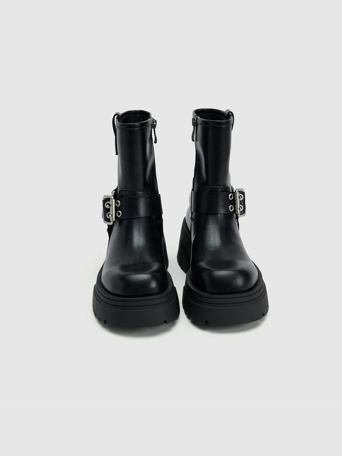 Regular Booties sold by Urban Revivo product image thumbnail 4