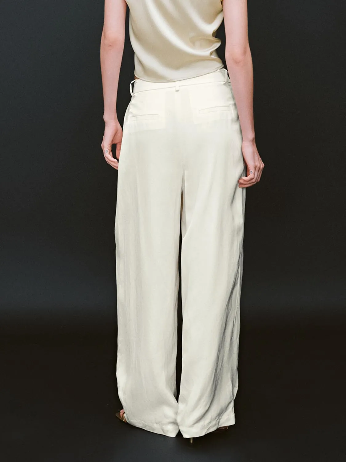 Trousers sold by Urban Revivo product image thumbnail 3
