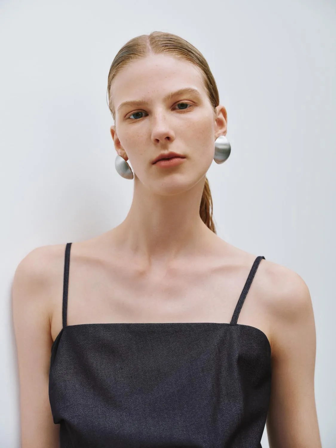 Thin Strap Irregular Hem Denim Blouses sold by Urban Revivo product image thumbnail 3