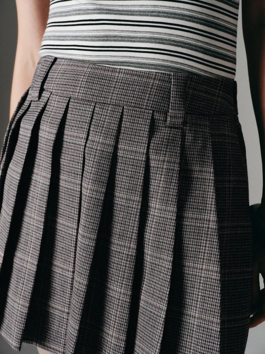 Pleated A-Line Mini Skirts sold by Urban Revivo product image thumbnail 5