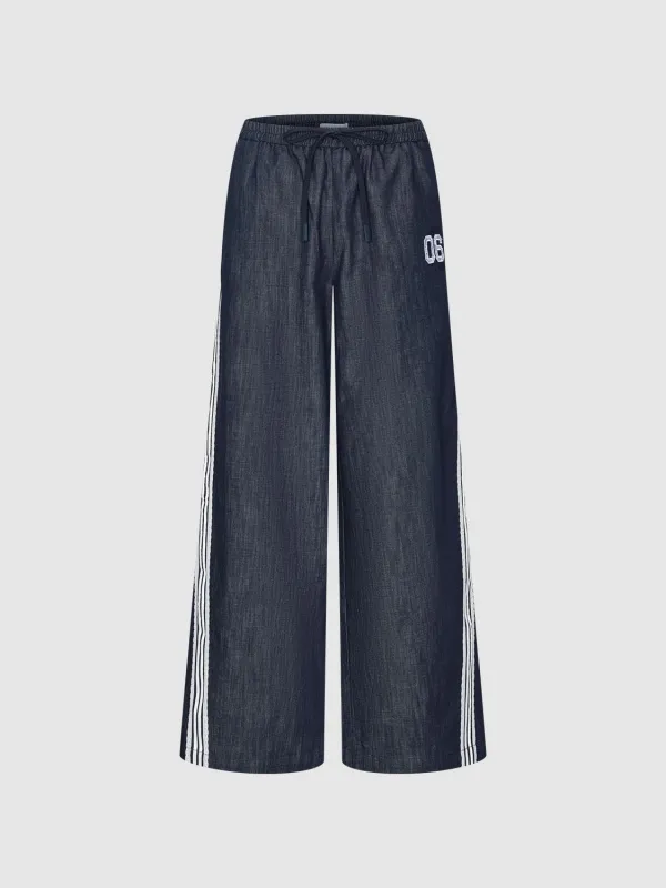 Denim Jeans sold by Urban Revivo