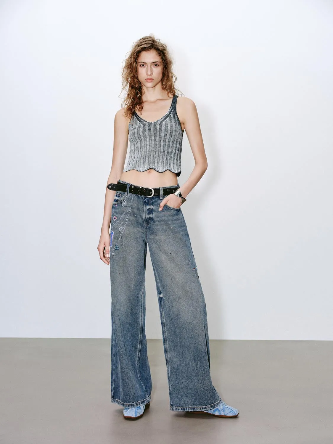 Knitted Sleeveless T-Shirts sold by Urban Revivo product image thumbnail 5