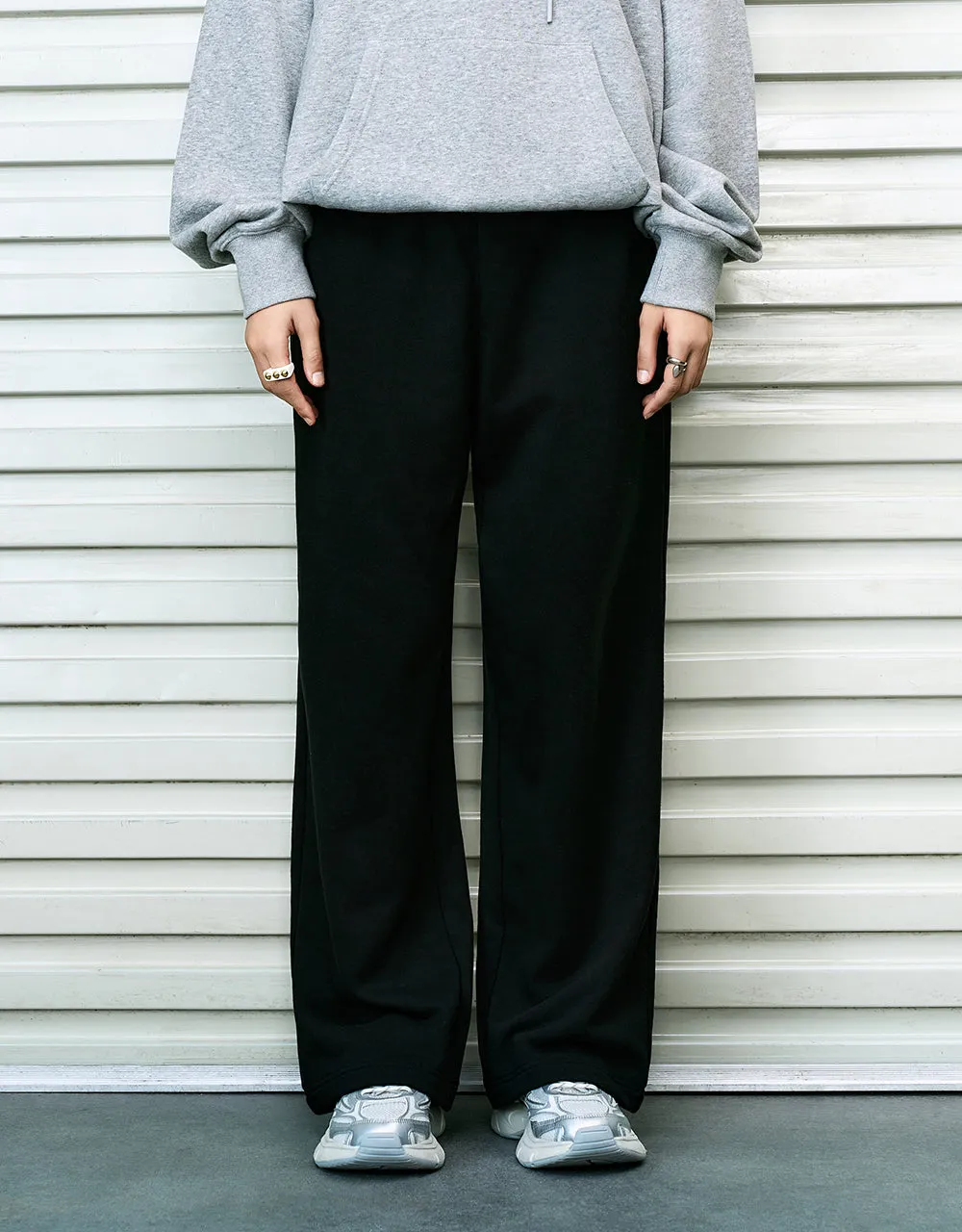 Elastic Waist Knitted Straight Pants sold by Urban Revivo product image thumbnail 2