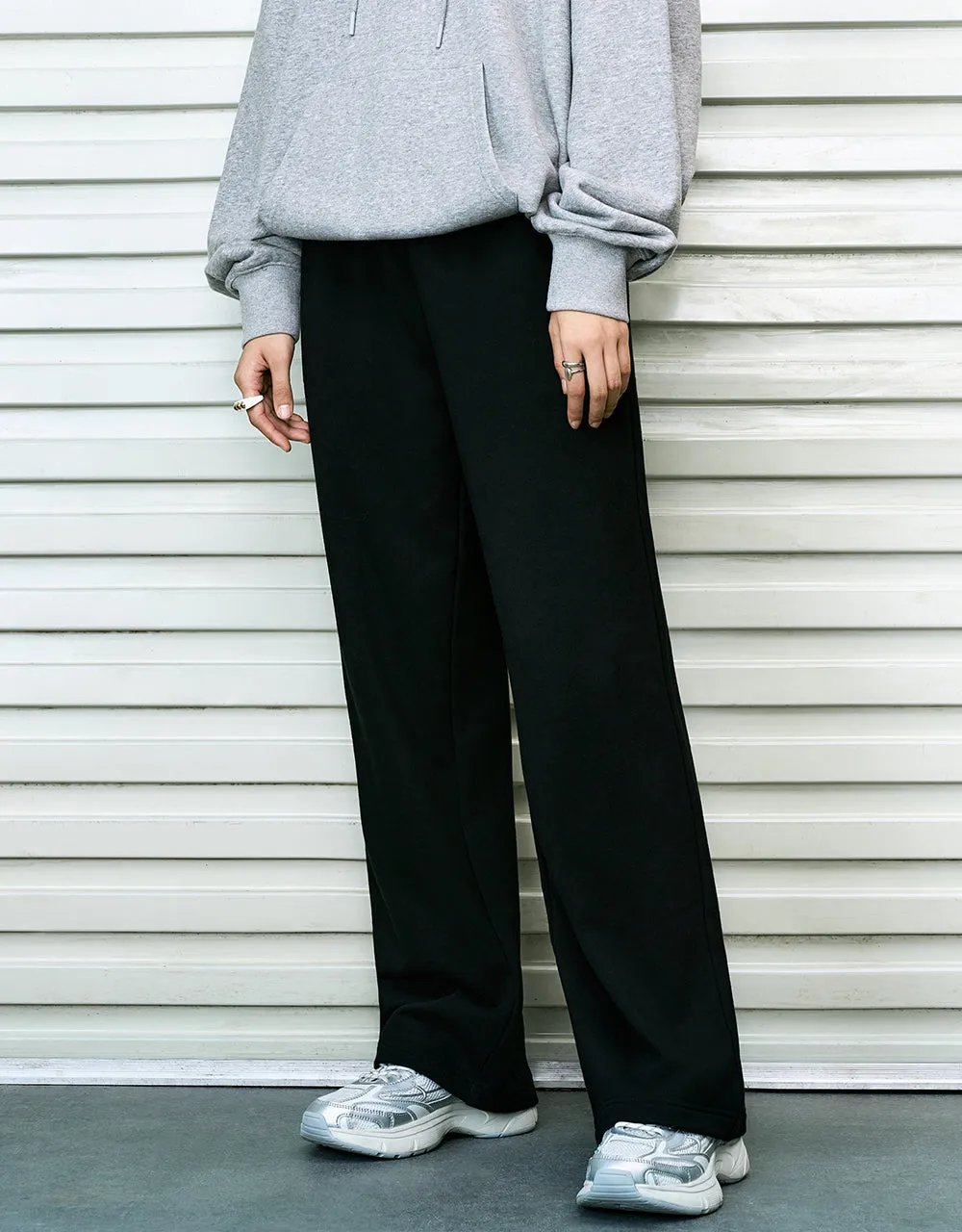 Elastic Waist Knitted Straight Pants sold by Urban Revivo product image thumbnail 4