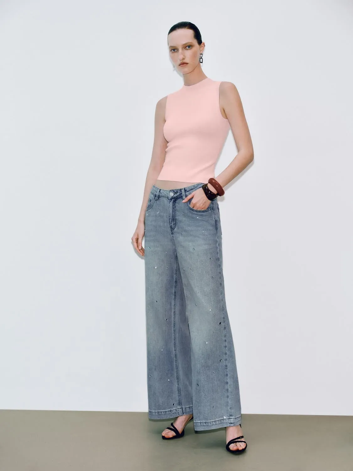 Mock Neck Knitted Sleeveless T-Shirts sold by Urban Revivo product image thumbnail 4