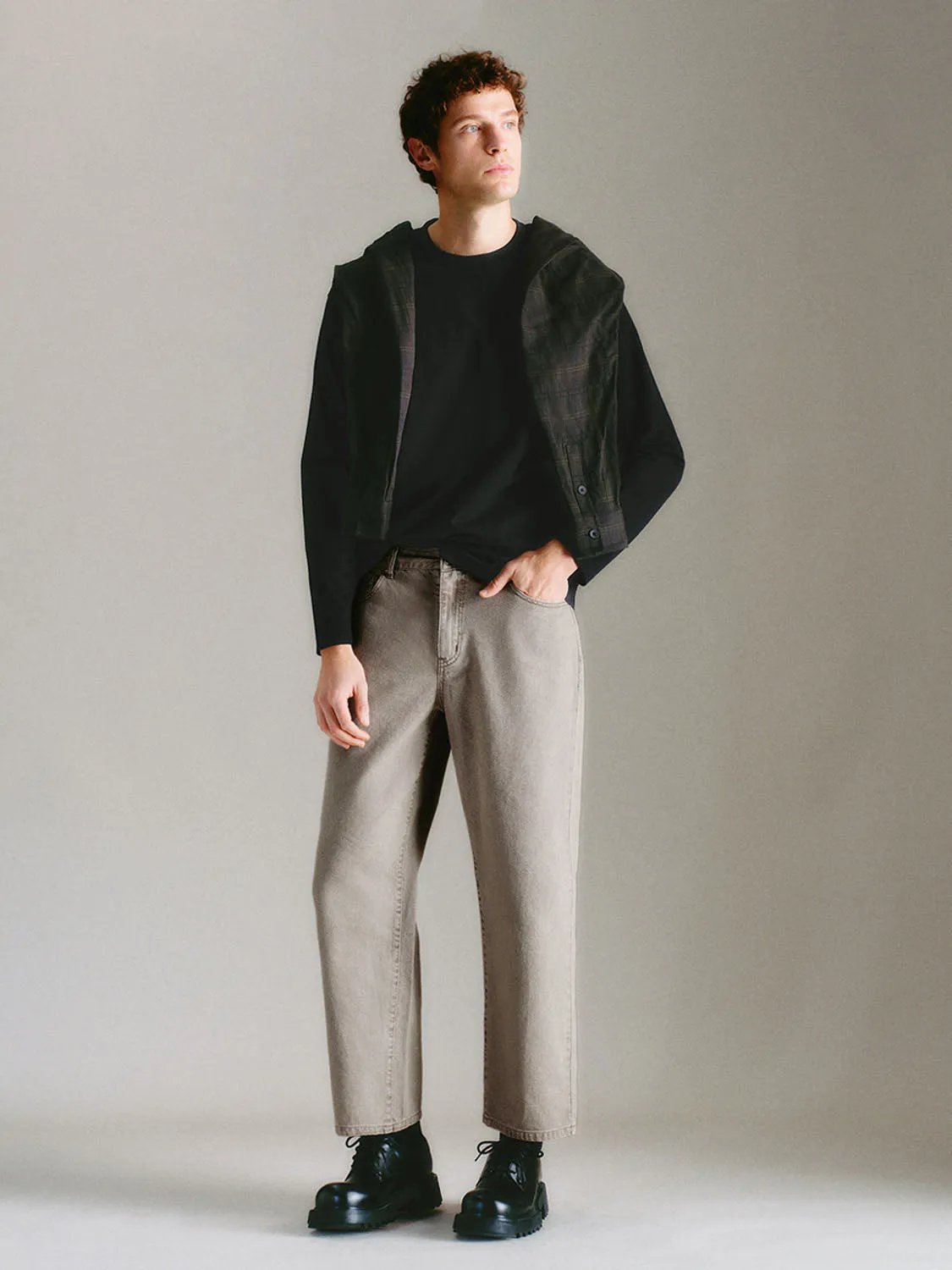 Loose Jeans sold by Urban Revivo product image thumbnail 5