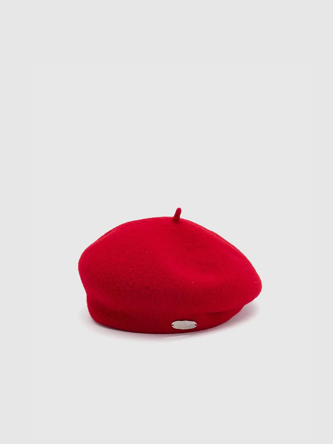 Berets sold by Urban Revivo