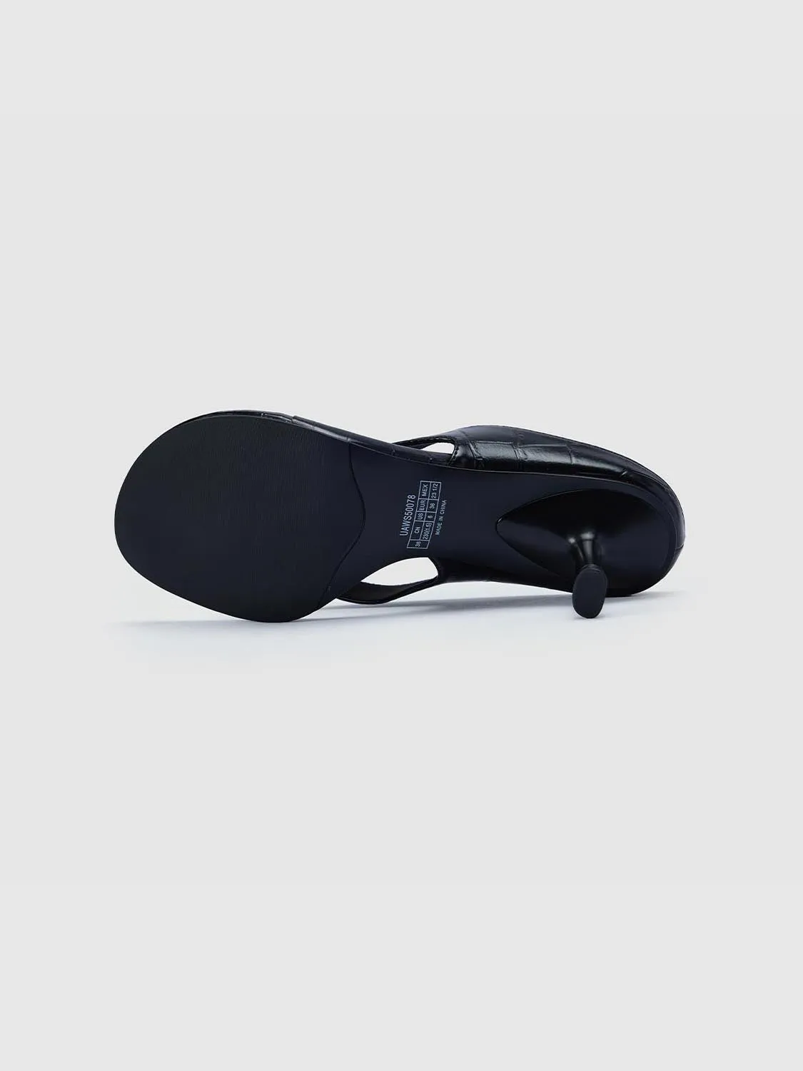 Slippers sold by Urban Revivo product image thumbnail 4