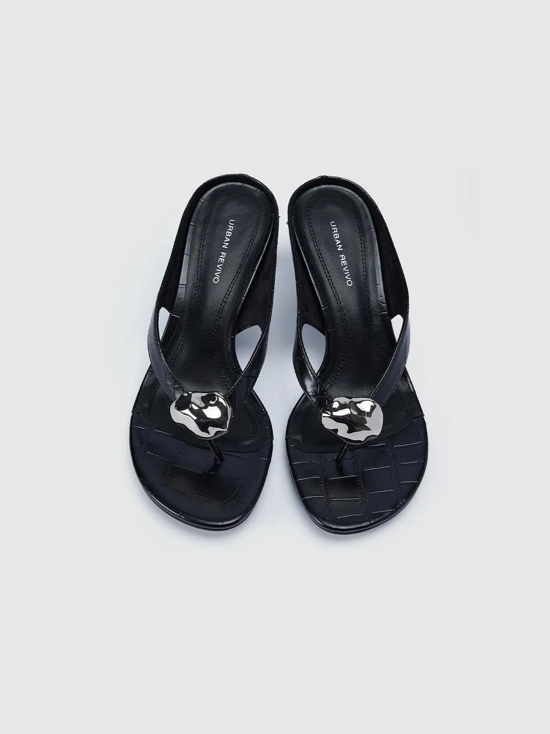 Slippers sold by Urban Revivo product image thumbnail 3