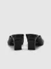 Slippers sold by Urban Revivo