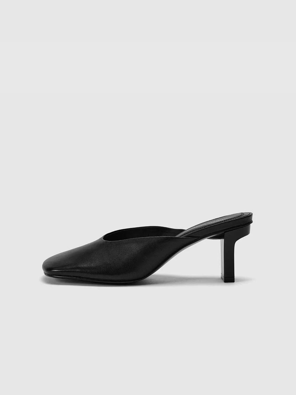 Slippers sold by Urban Revivo product image thumbnail 2