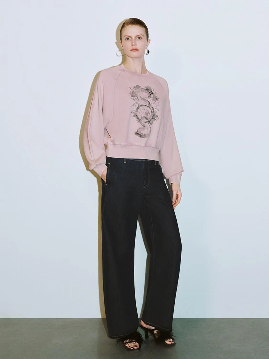 Loose Sweatshirts sold by Urban Revivo product image thumbnail 4