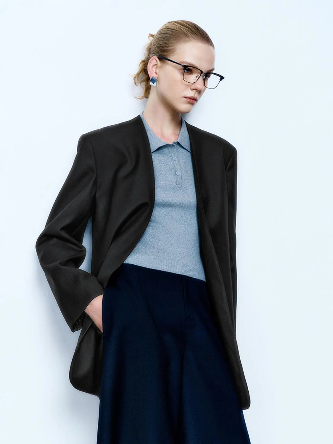 Blazers sold by Urban Revivo