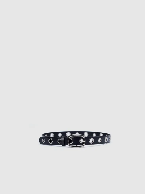 Belts sold by Urban Revivo