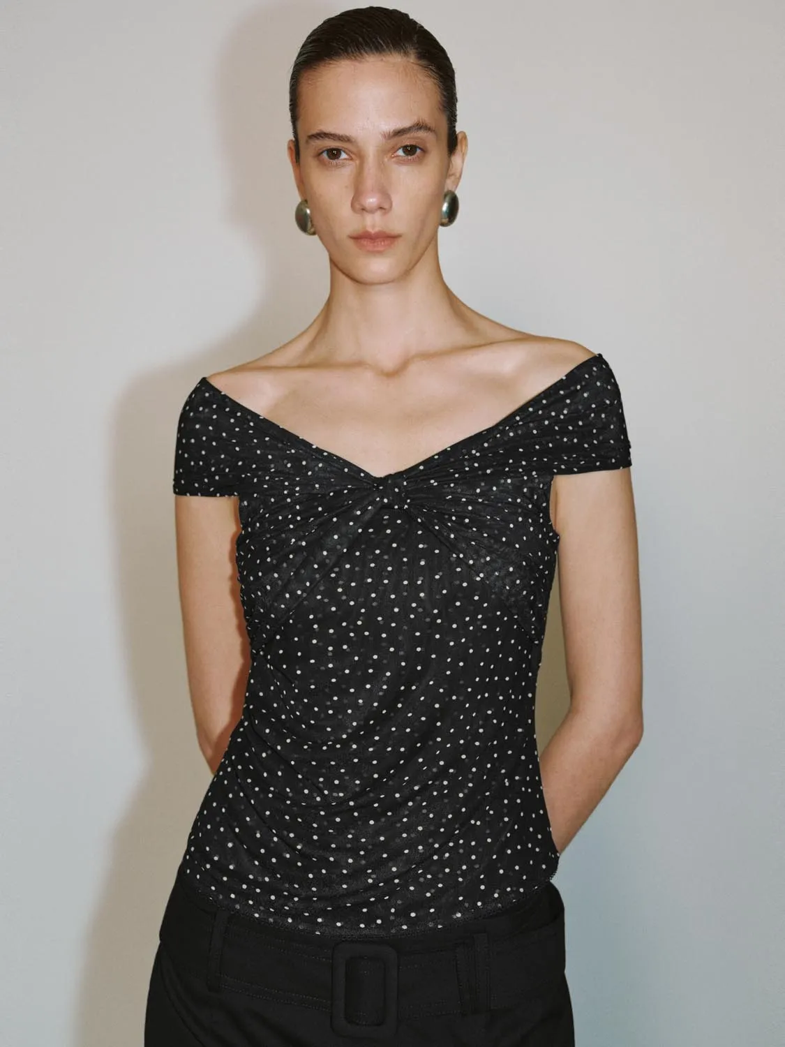 Off Shoulder Polka Dot Blouses sold by Urban Revivo product image thumbnail 4