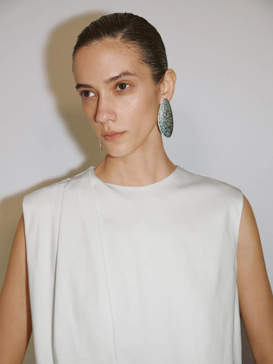 Sleeveless T-Shirts sold by Urban Revivo product image thumbnail 3