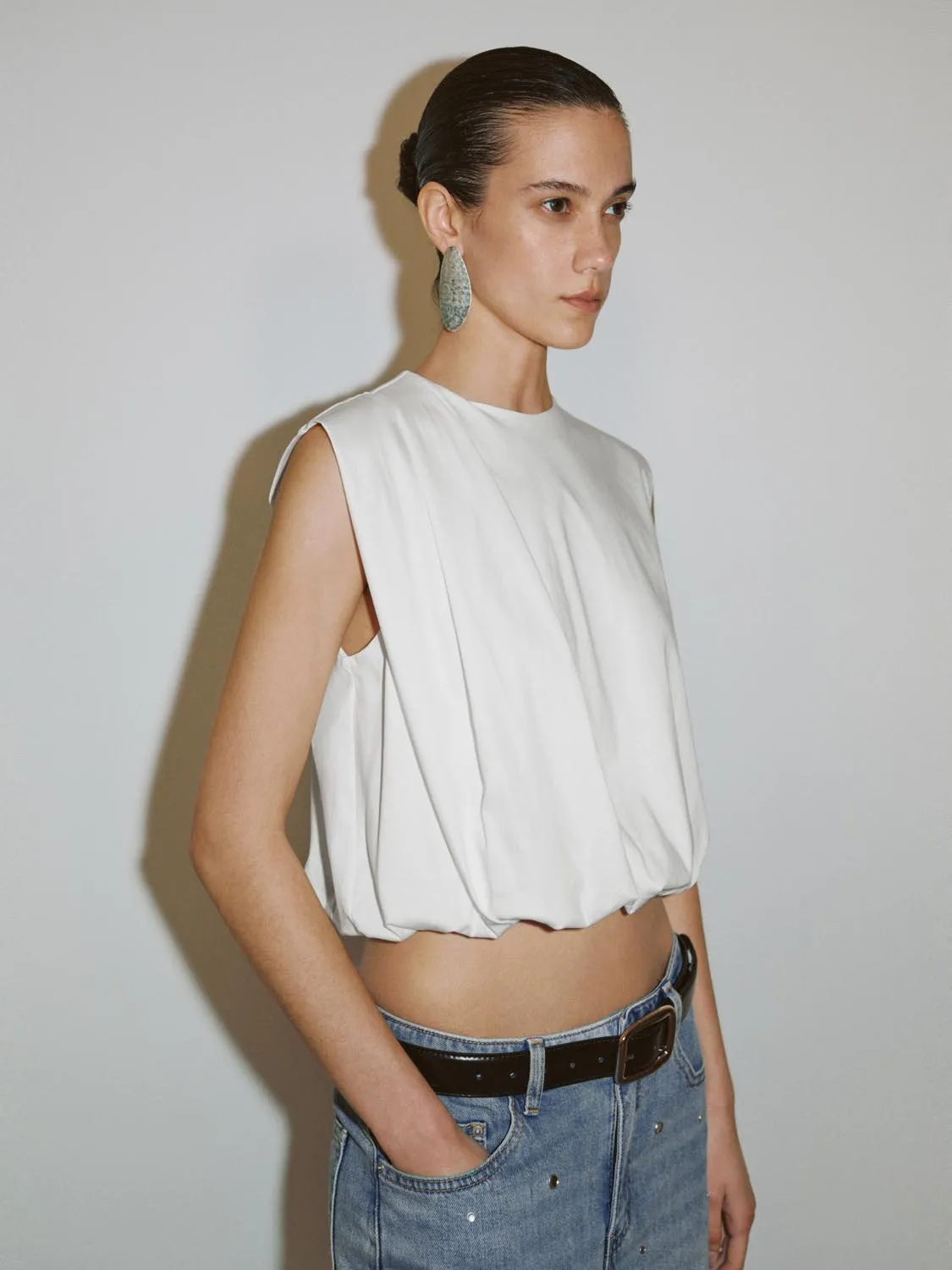 Sleeveless T-Shirts sold by Urban Revivo product image thumbnail 2