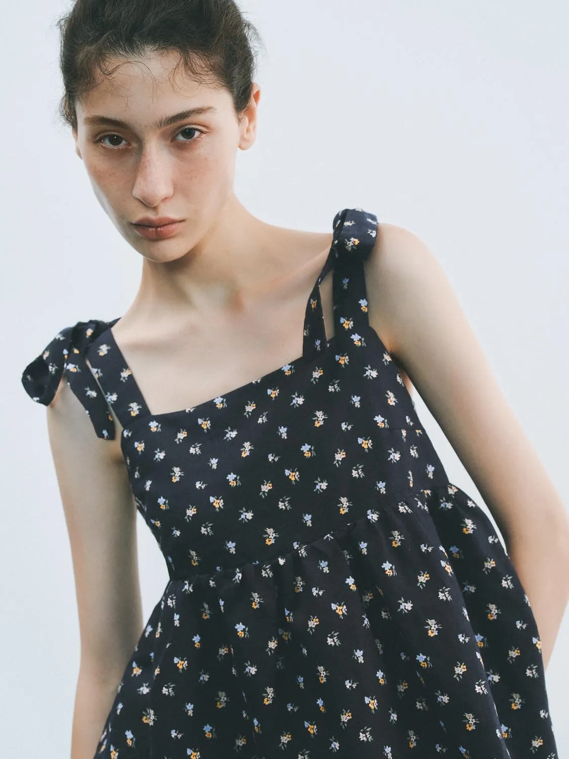 Sleeveless Tie Up Overhead  Blouses sold by Urban Revivo product image thumbnail 3