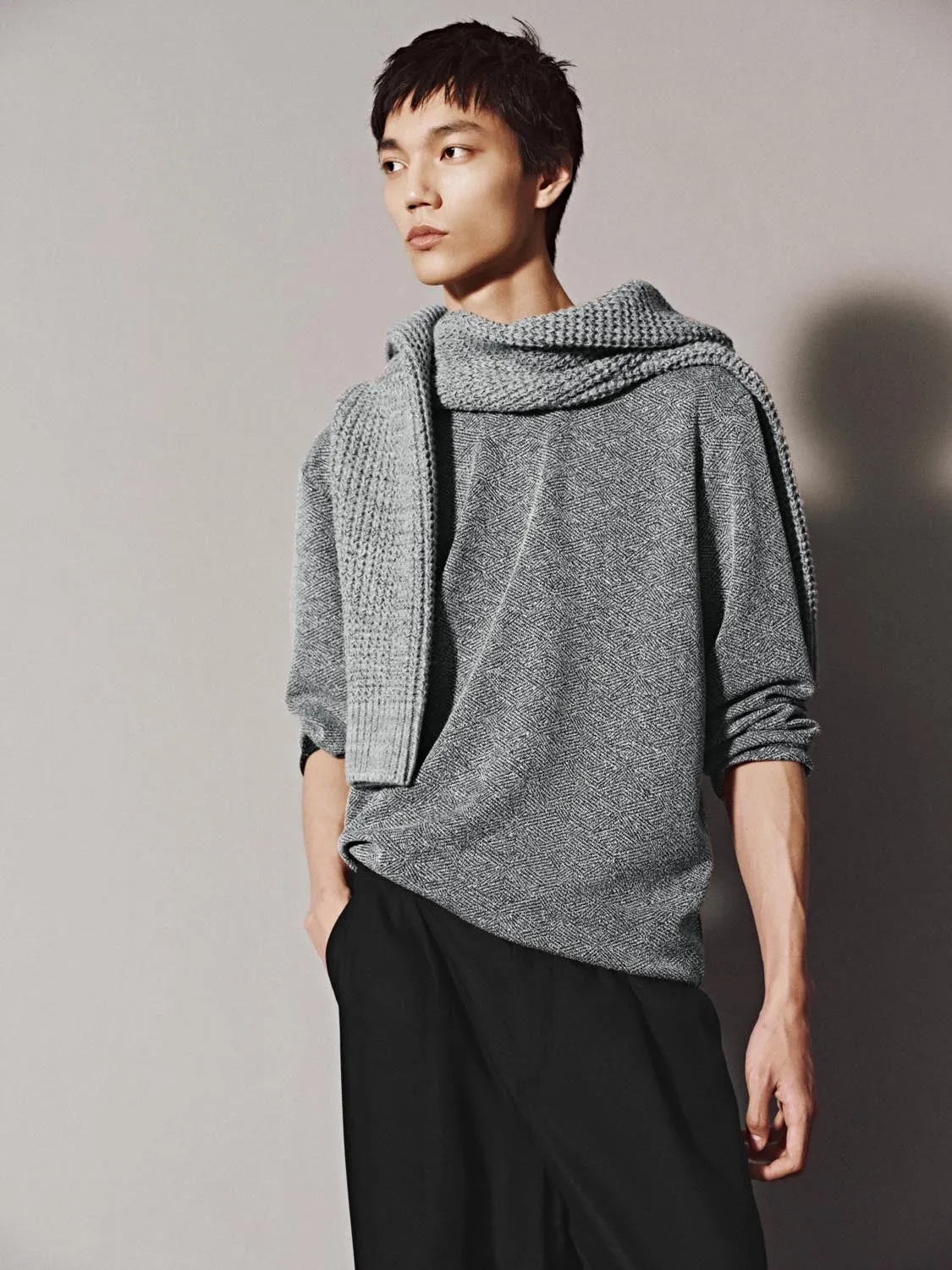 T-Shirts sold by Urban Revivo product image thumbnail 2