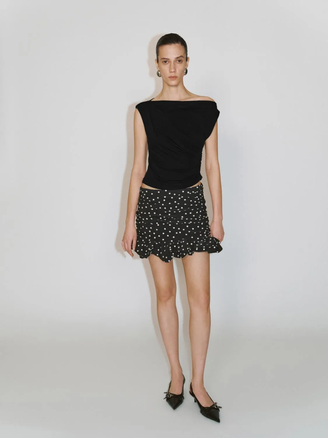 Off Shoulder Skinny Fit Tops sold by Urban Revivo product image thumbnail 4