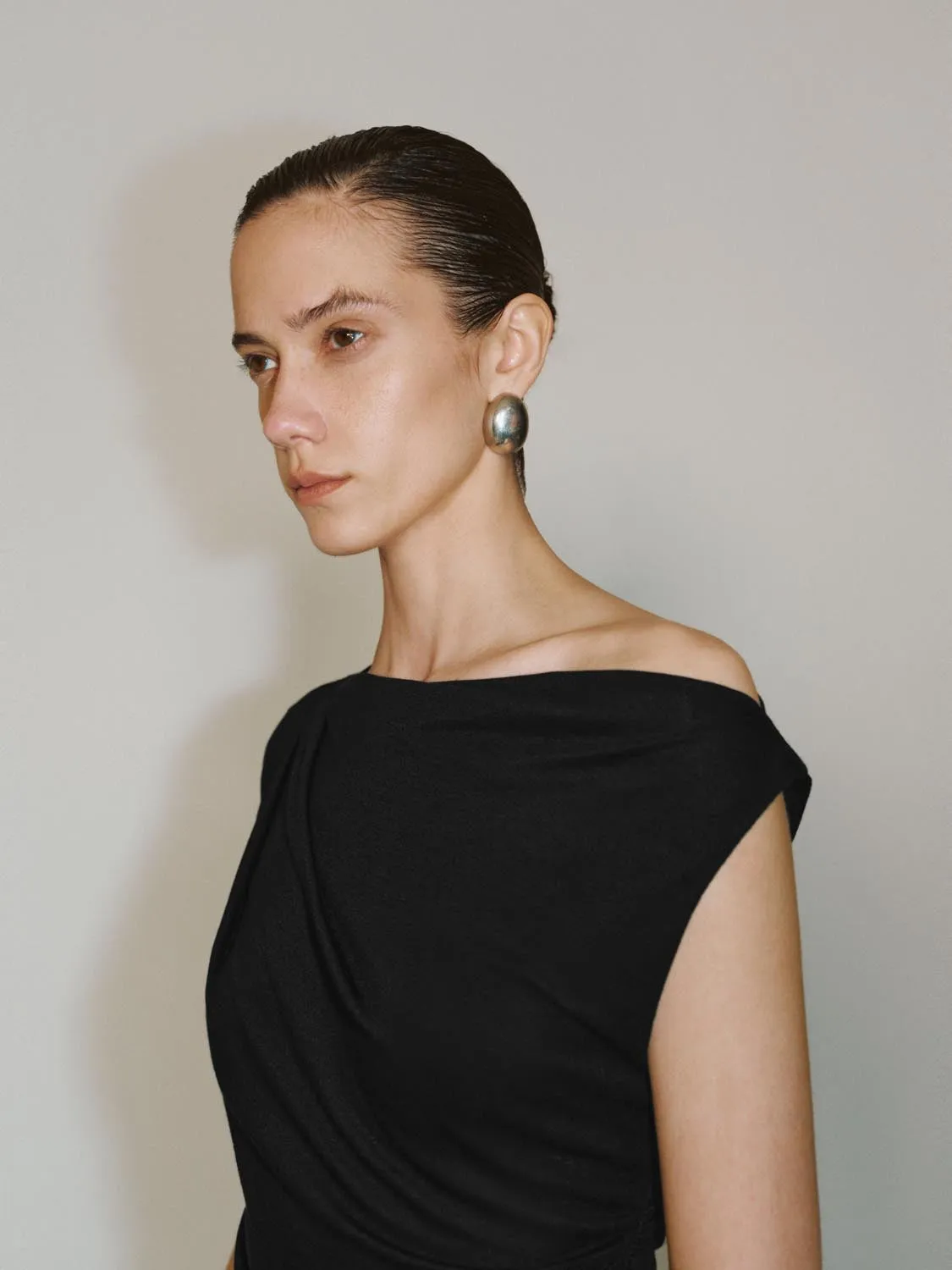 Off Shoulder Skinny Fit Tops sold by Urban Revivo product image thumbnail 3