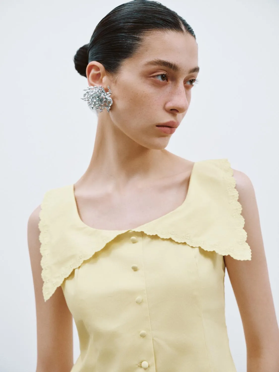 Frill Lapel Sleeveless Tops sold by Urban Revivo product image thumbnail 3