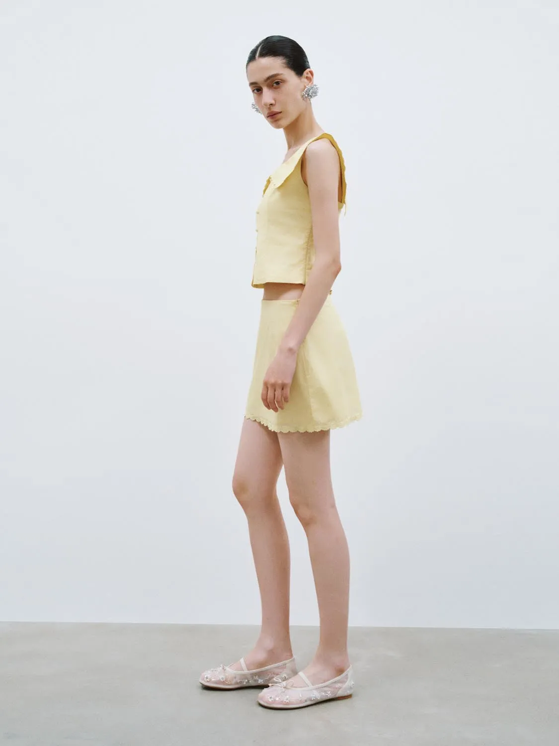 Frill Lapel Sleeveless Tops sold by Urban Revivo product image thumbnail 5