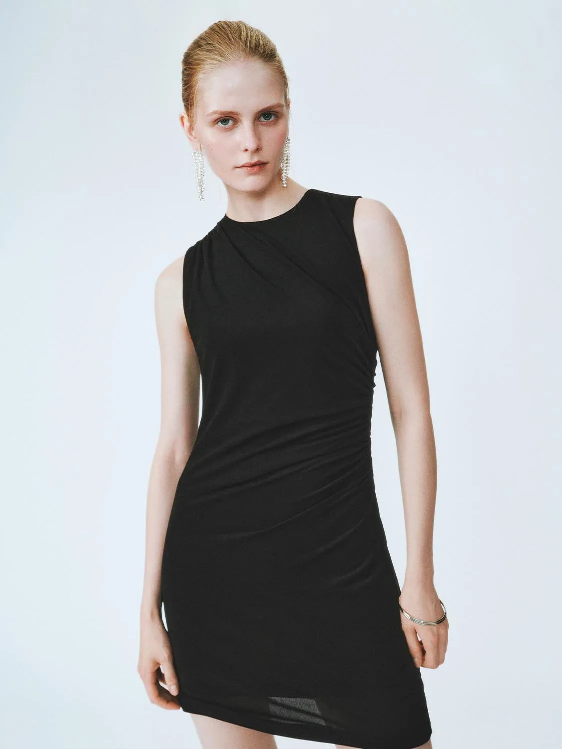 Sleeveless Skinny-Fit Mini Dresses sold by Urban Revivo