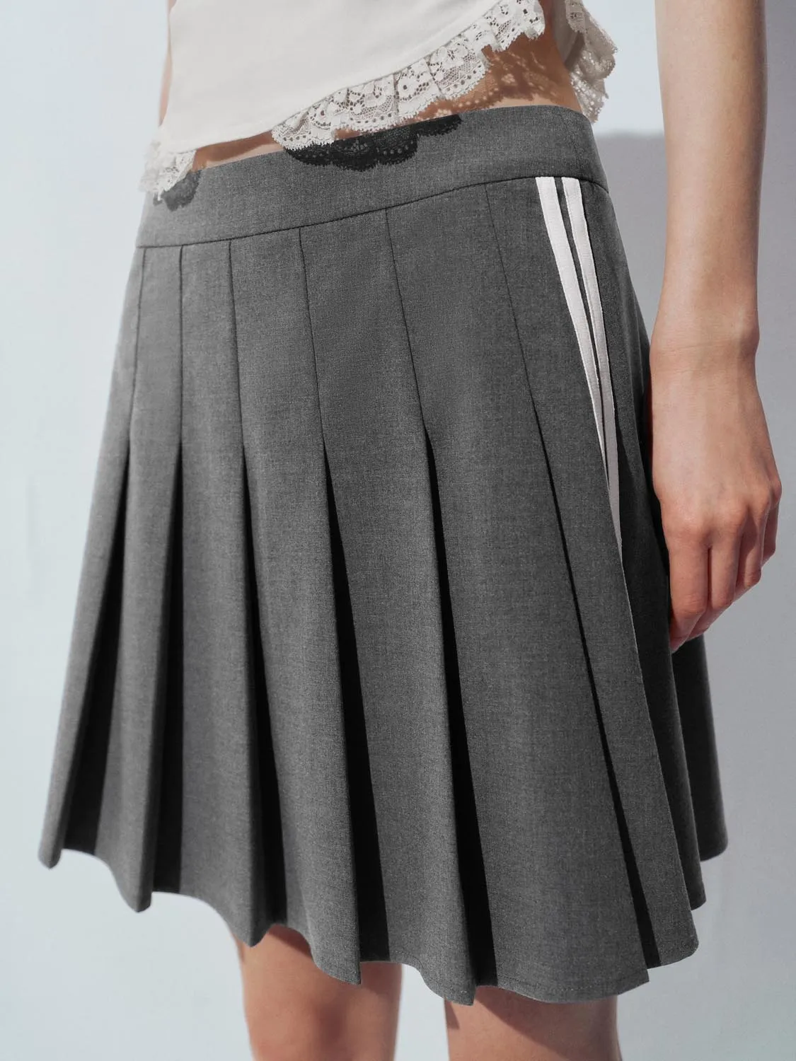 Pleated Mini Skirts sold by Urban Revivo product image thumbnail 5
