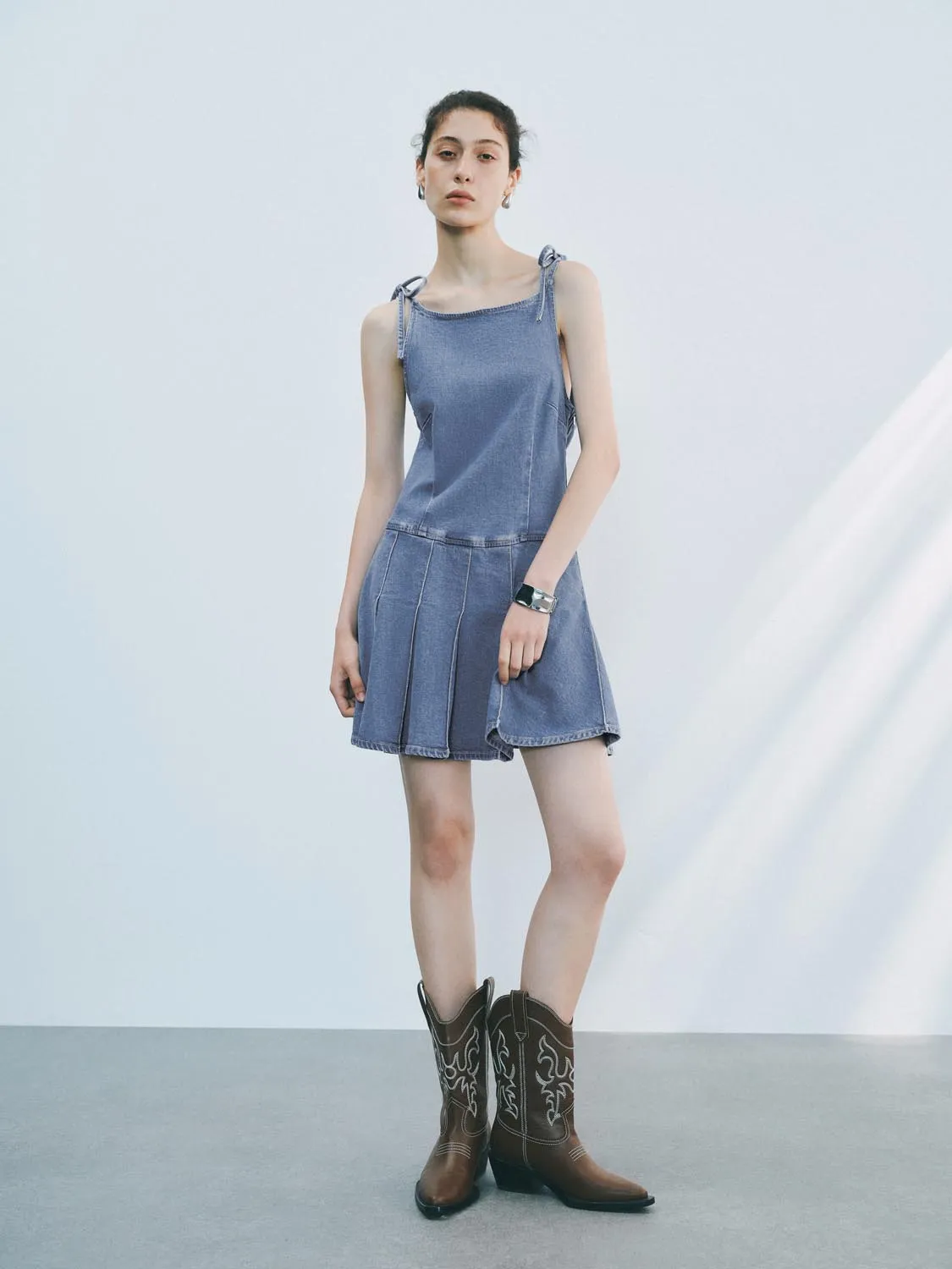 Tie Up Front Denim Mini Dresses sold by Urban Revivo product image thumbnail 5