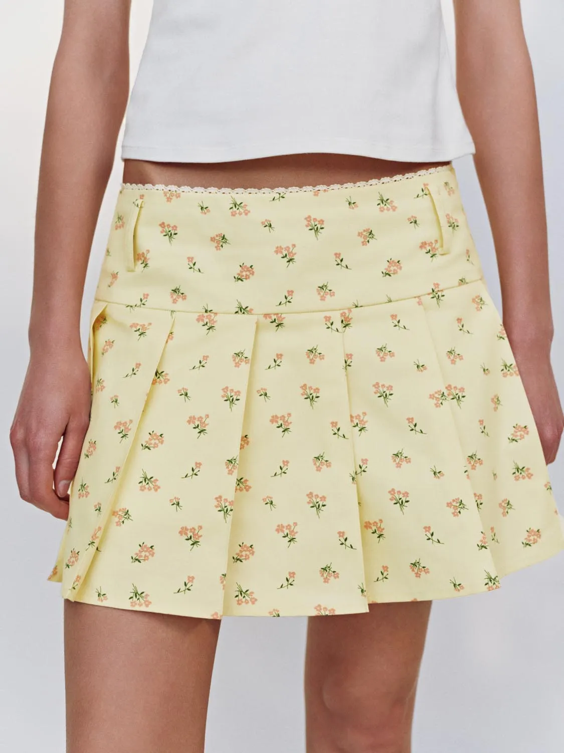 Floral Pleated Mini Skirts sold by Urban Revivo product image thumbnail 5