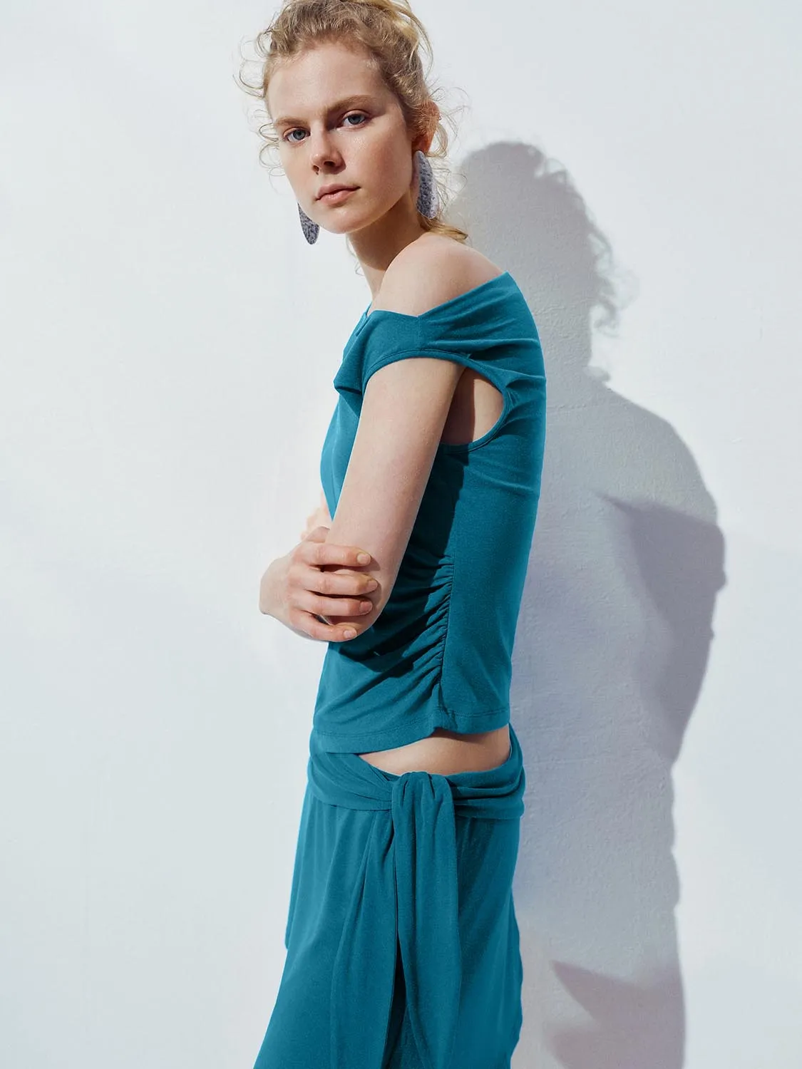 One Shoulder T-Shirts sold by Urban Revivo product image thumbnail 2