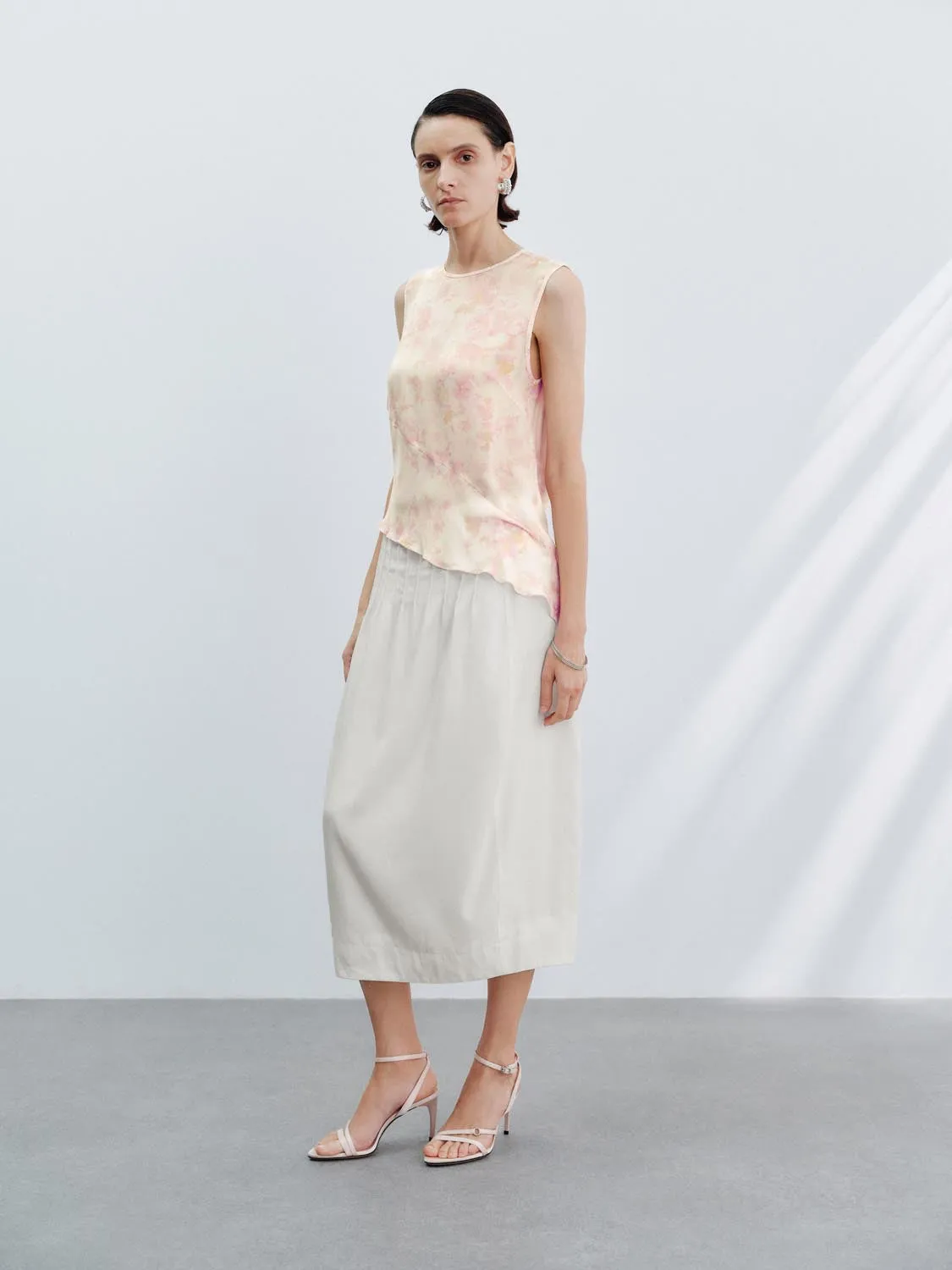 Floral Sleeveless Overhead Shirts sold by Urban Revivo product image thumbnail 5